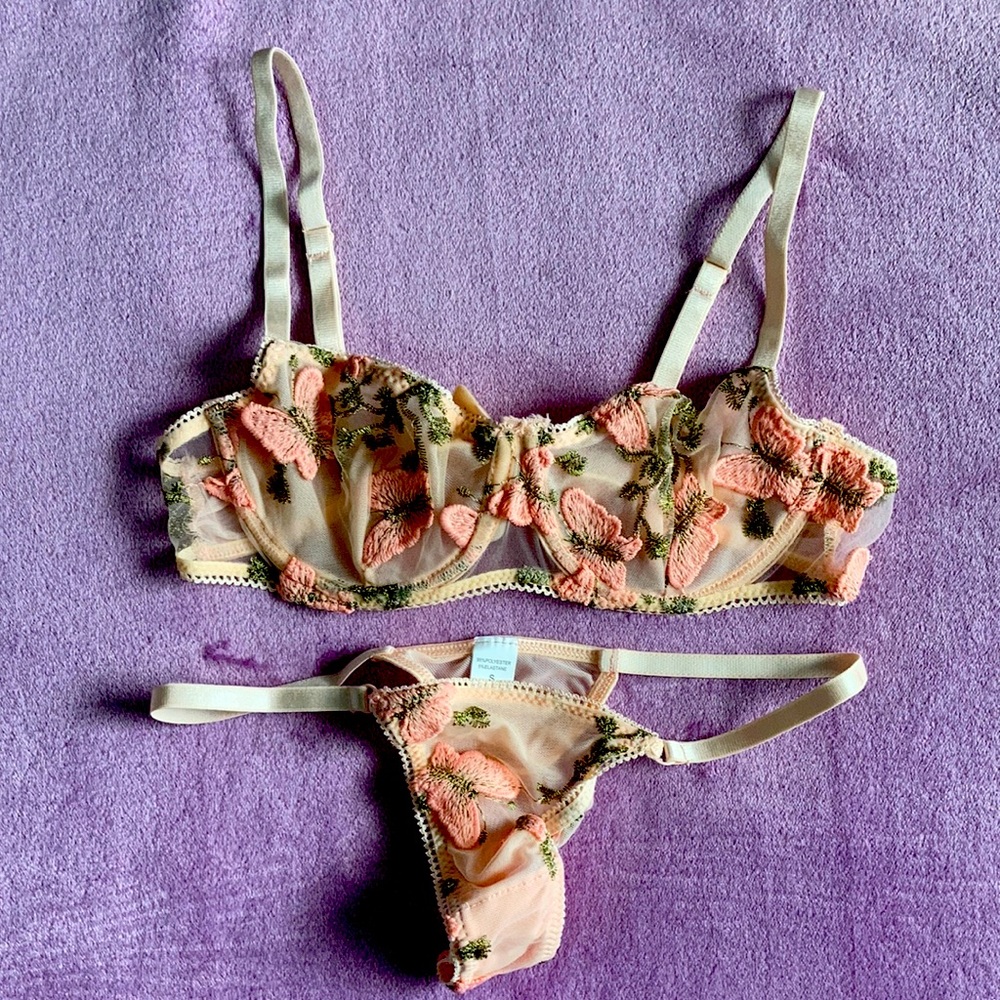 🌸Pink butterfly embroidered set🌸